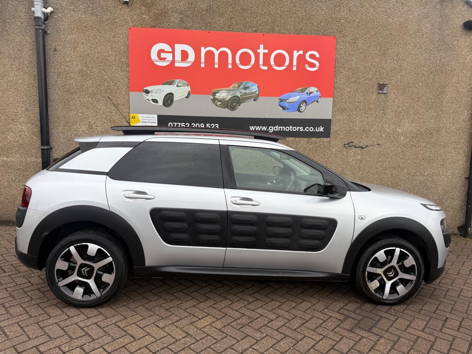 Used Citroen C4 Cactus 2017 for sale - 76166511: Photo 10