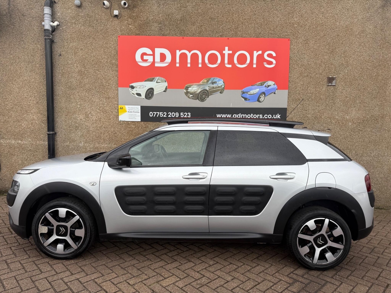 Used Citroen C4 Cactus 2017 for sale - 76166511: Photo 8