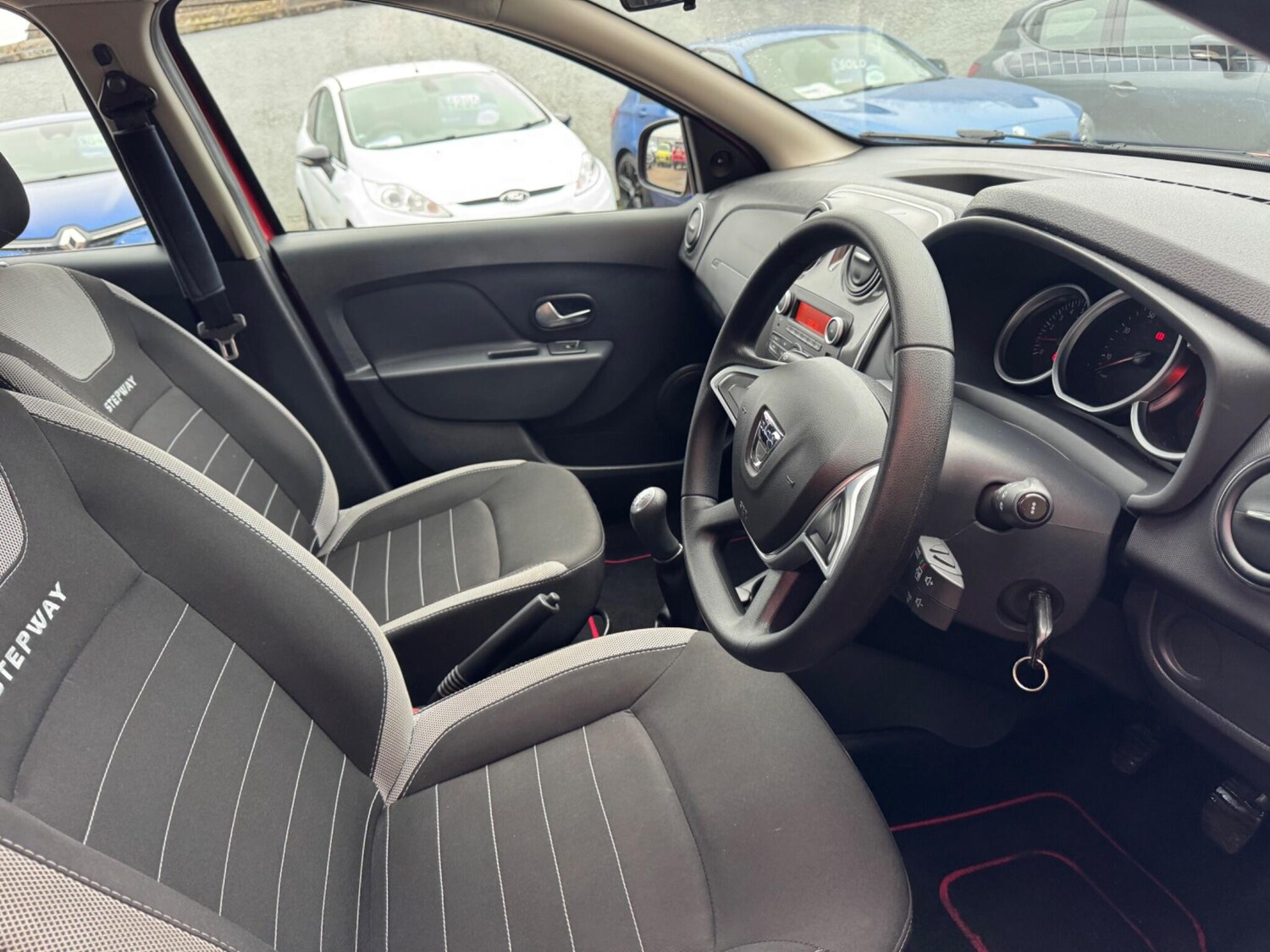 Used Dacia Sandero Stepway 2017 for sale - 76259229: Photo 16