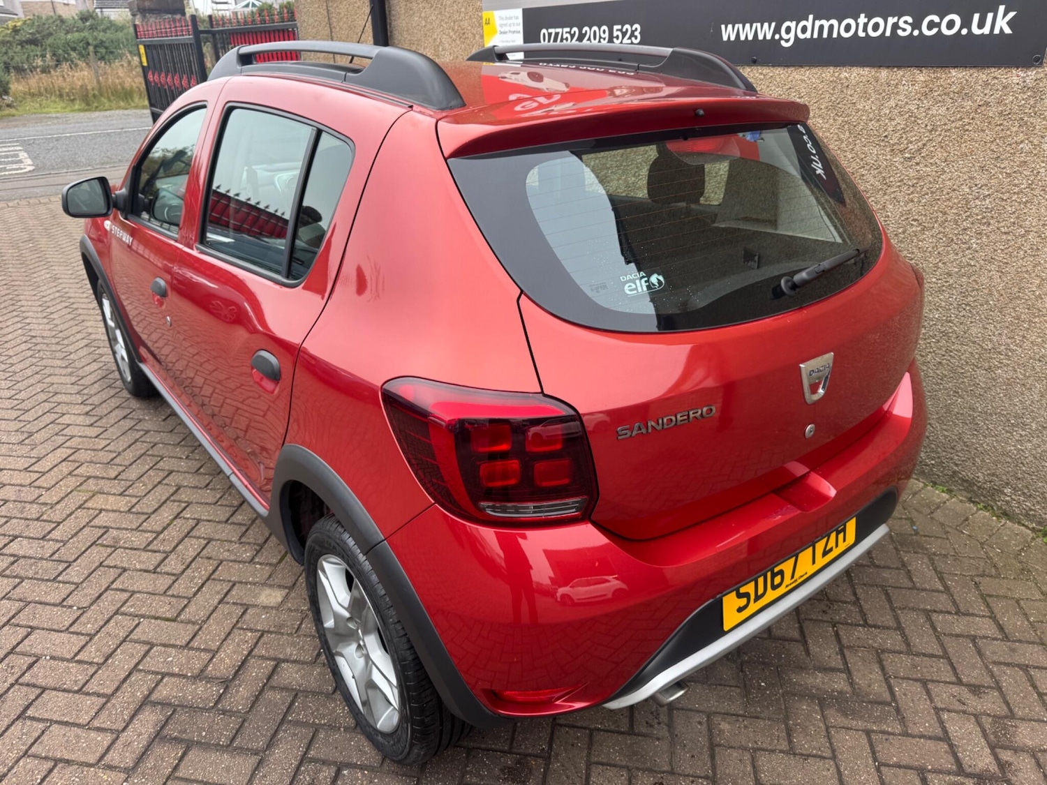 Used Dacia Sandero Stepway 2017 for sale - 76259229: Photo 2