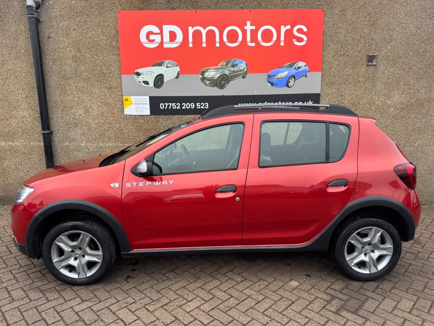 Used Dacia Sandero Stepway 2017 for sale - 76259229: Photo 4
