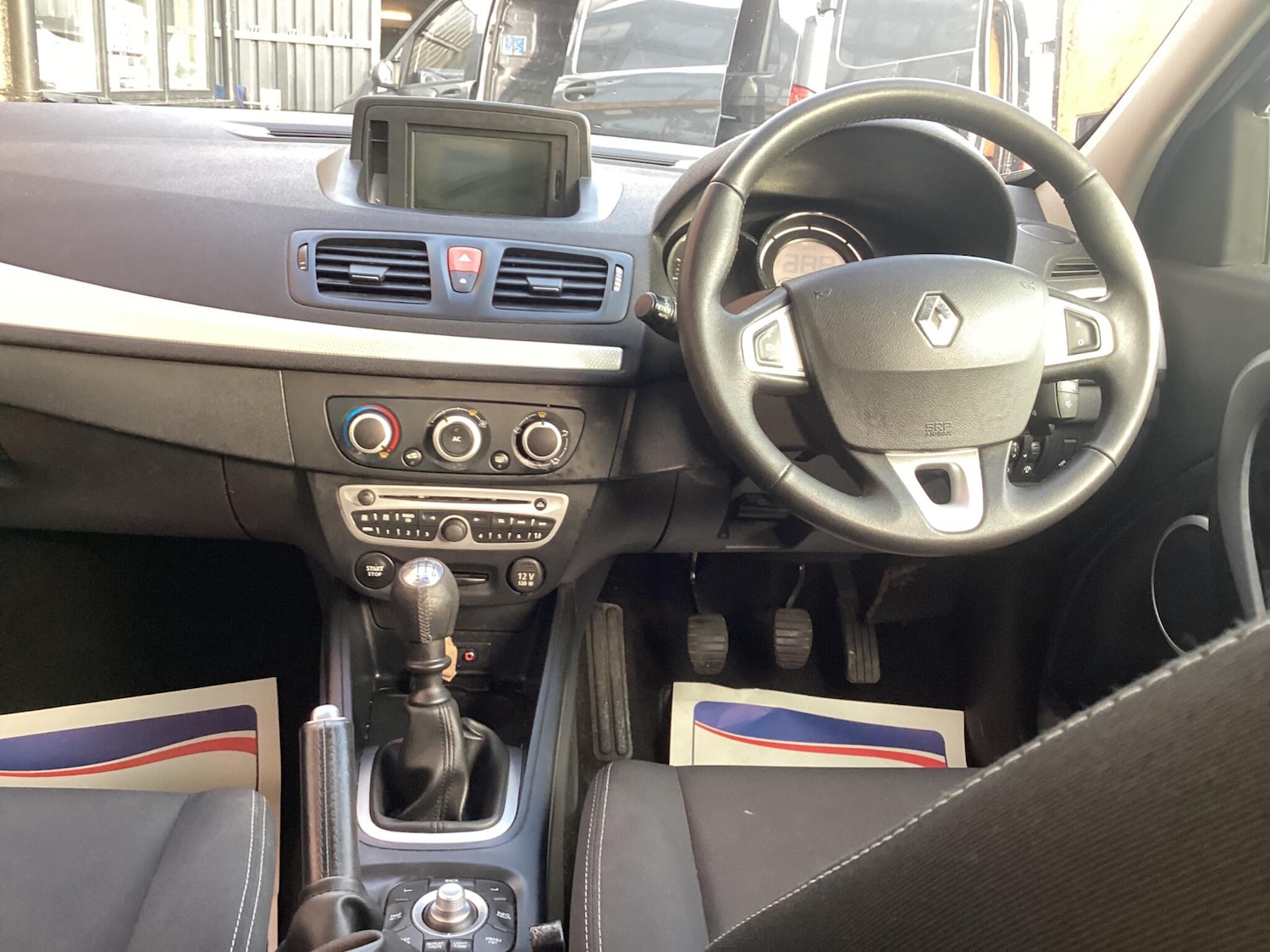 Used Renault Megane 2011 for sale - 76832295: Photo 12