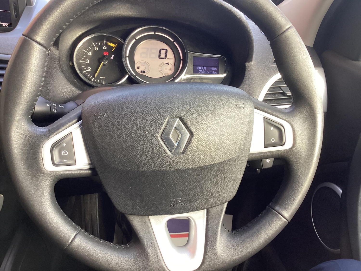 Used Renault Megane 2011 for sale - 76832295: Photo 15