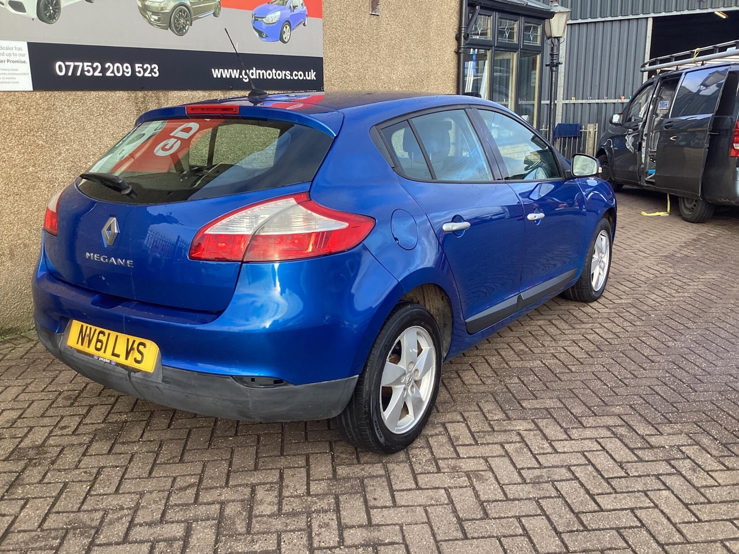 Used Renault Megane 2011 for sale - 76832295: Photo 7