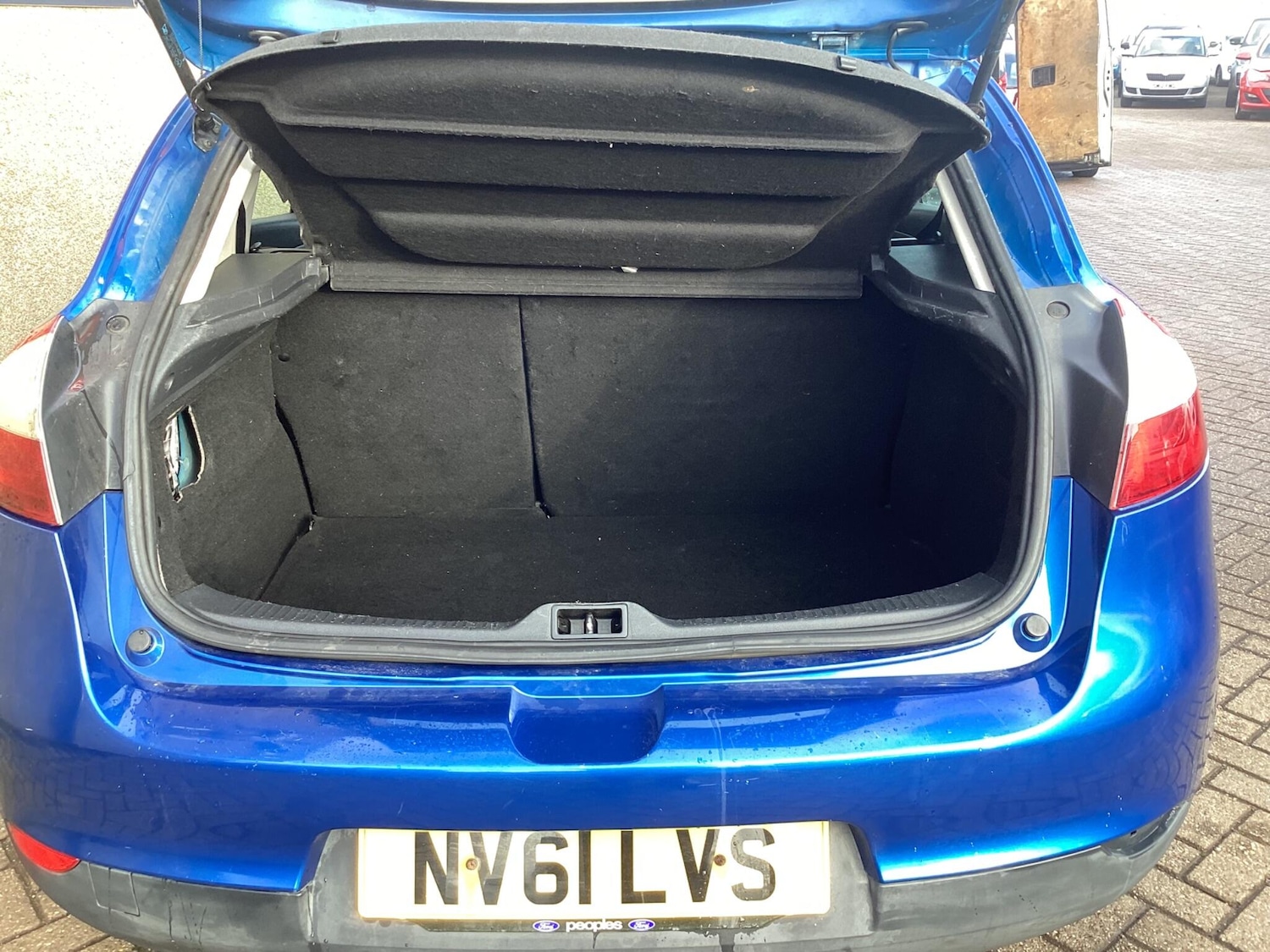 Used Renault Megane 2011 for sale - 76832295: Photo 8