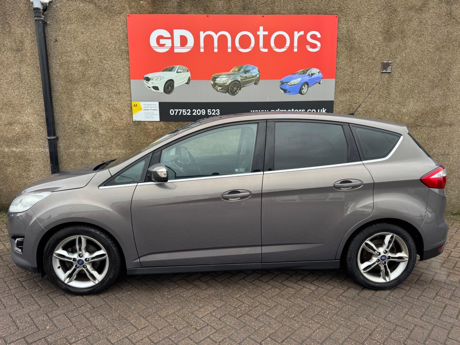 Used Ford C-Max 2014 for sale - 77040677: Photo 2