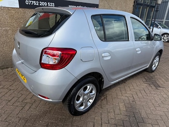Used Dacia Sandero 2015 for sale - 75941464: Photo