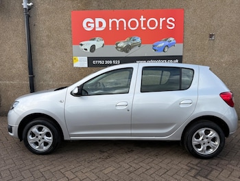 Used Dacia Sandero 2015 for sale - 75941464: Photo