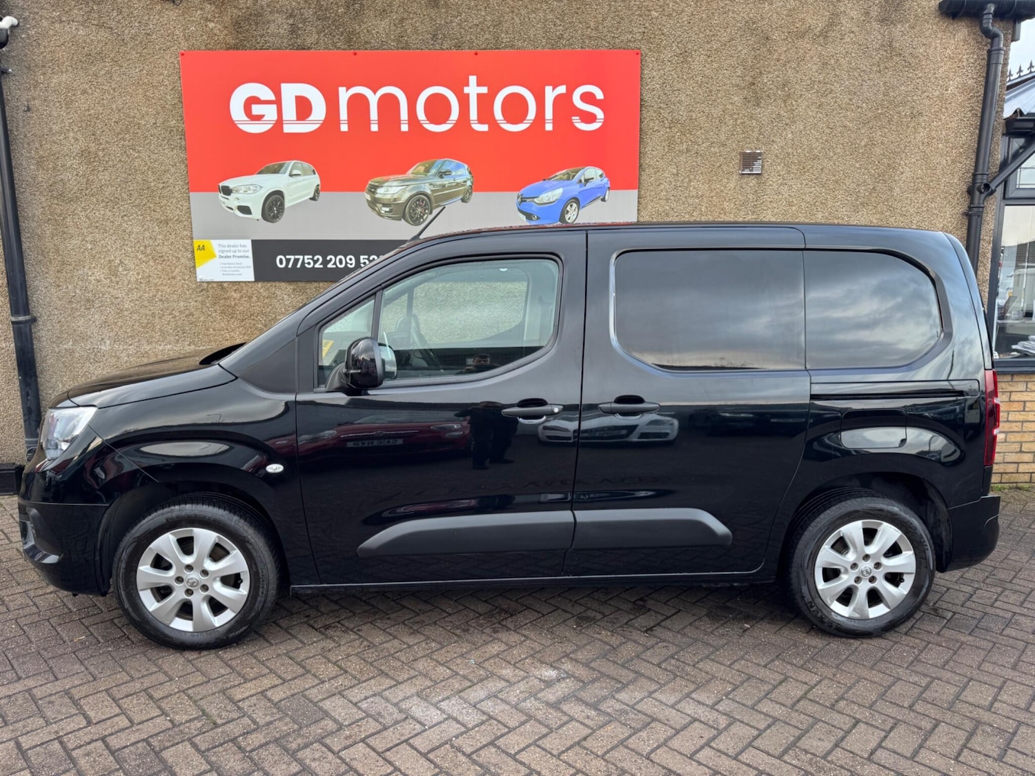 Used Vauxhall Combo 2021 for sale - 76499105: Photo 2