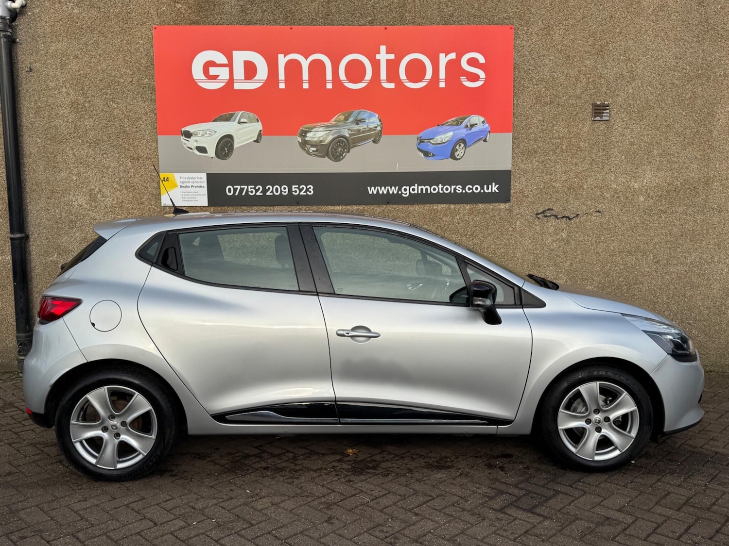 Used Renault Clio 2013 for sale - 76370608: Photo 15