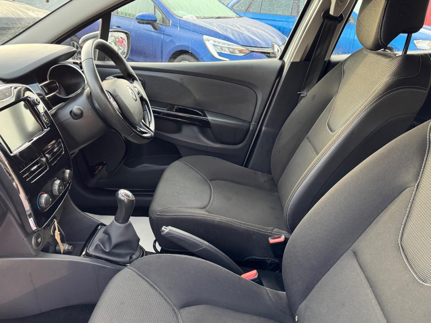 Used Renault Clio 2013 for sale - 76370608: Photo 16
