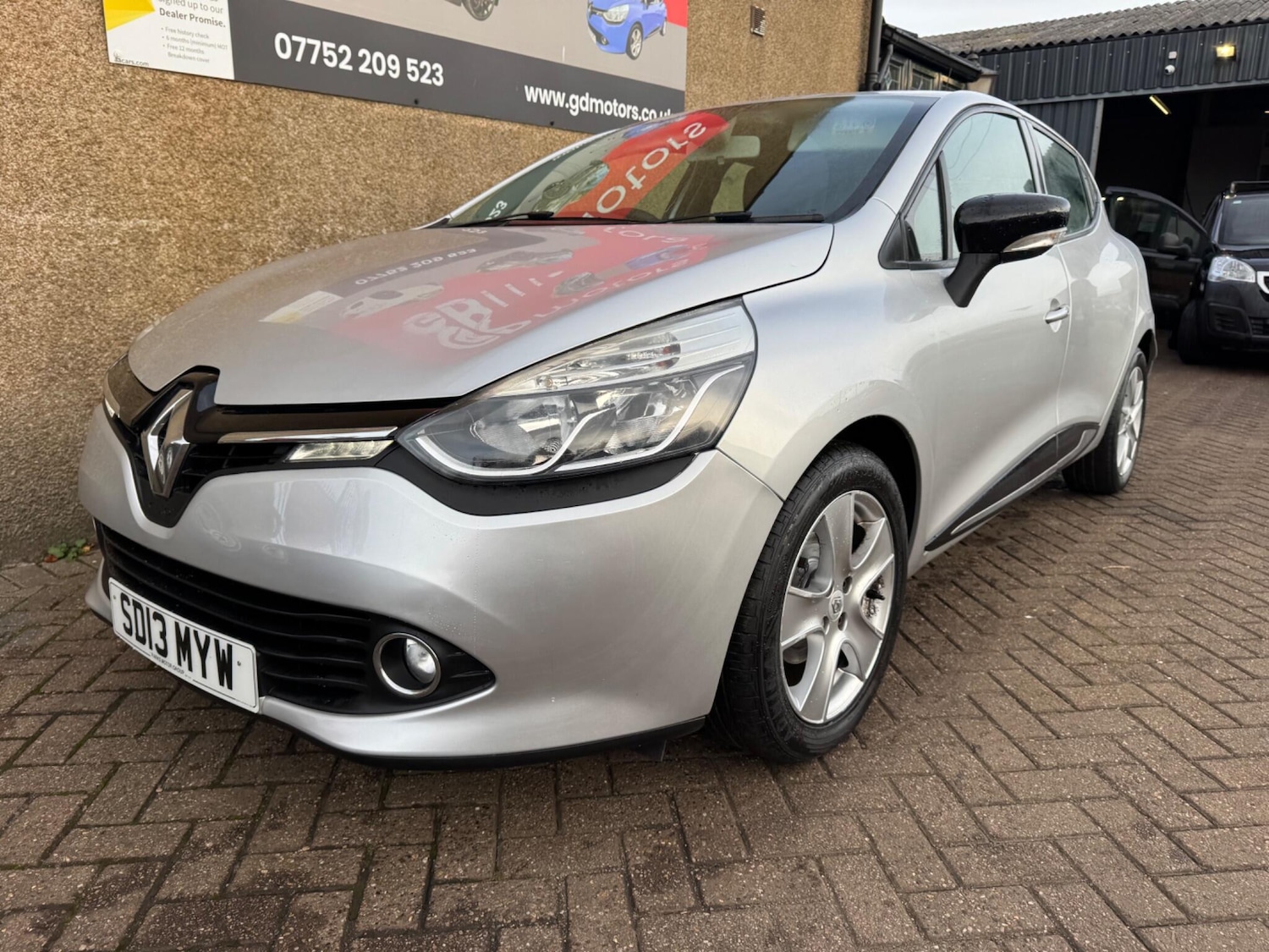 Used Renault Clio 2013 for sale - 76370608: Photo 4