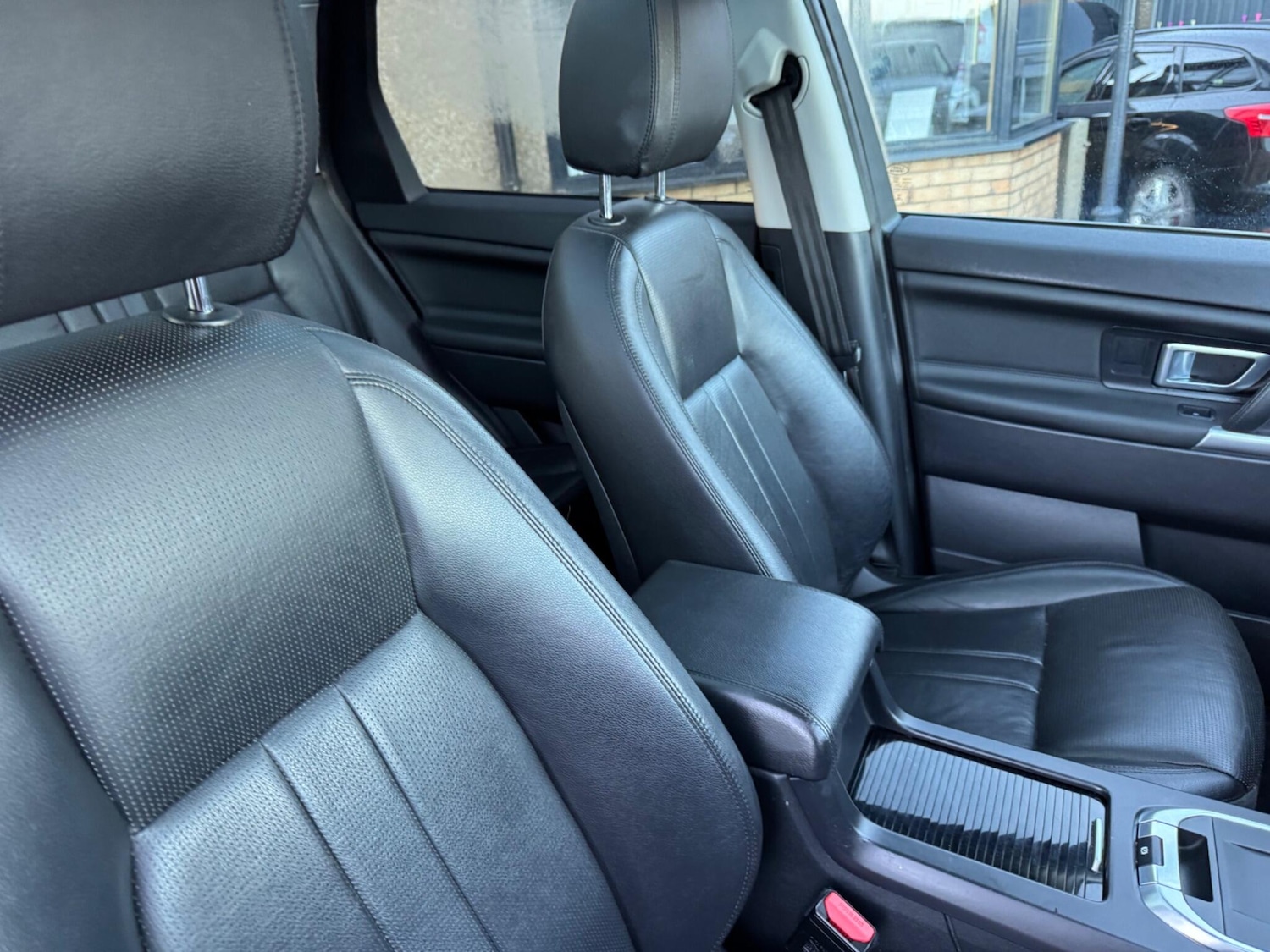 Used Land Rover Discovery Sport 2018 for sale - 76398424: Photo 18