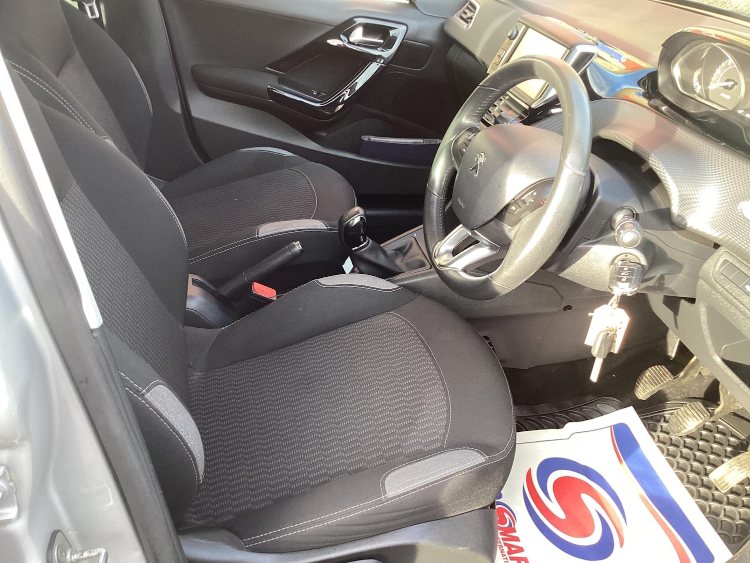 Used Peugeot 208 2015 for sale - 76850180: Photo 12