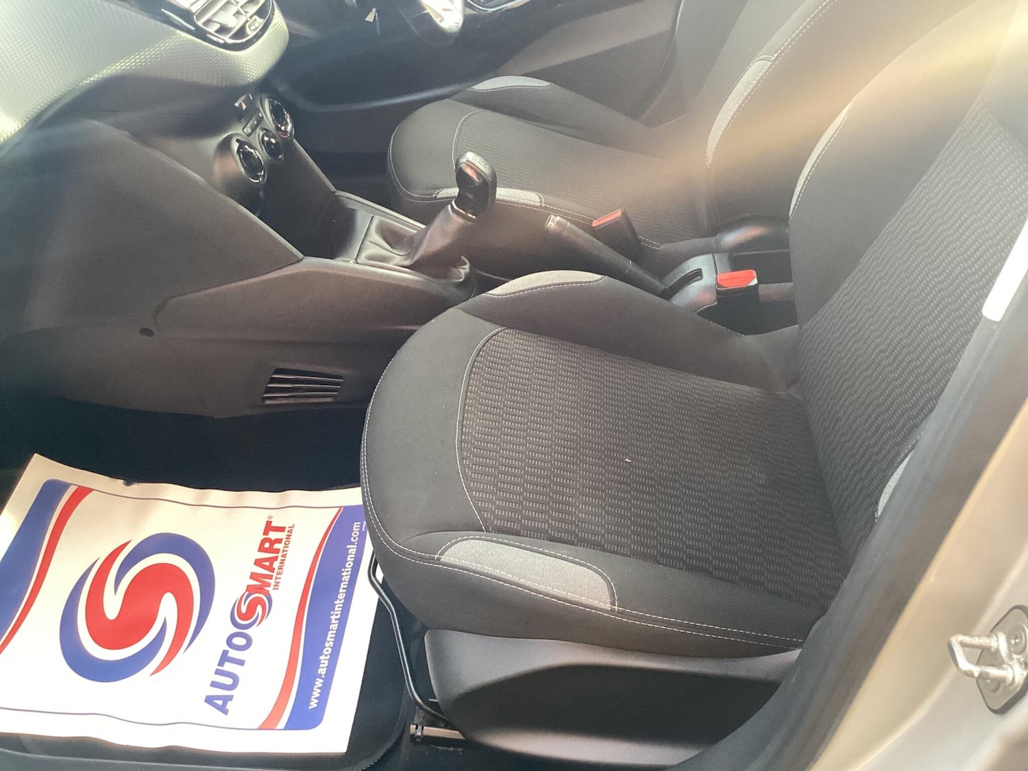 Used Peugeot 208 2015 for sale - 76850180: Photo 16