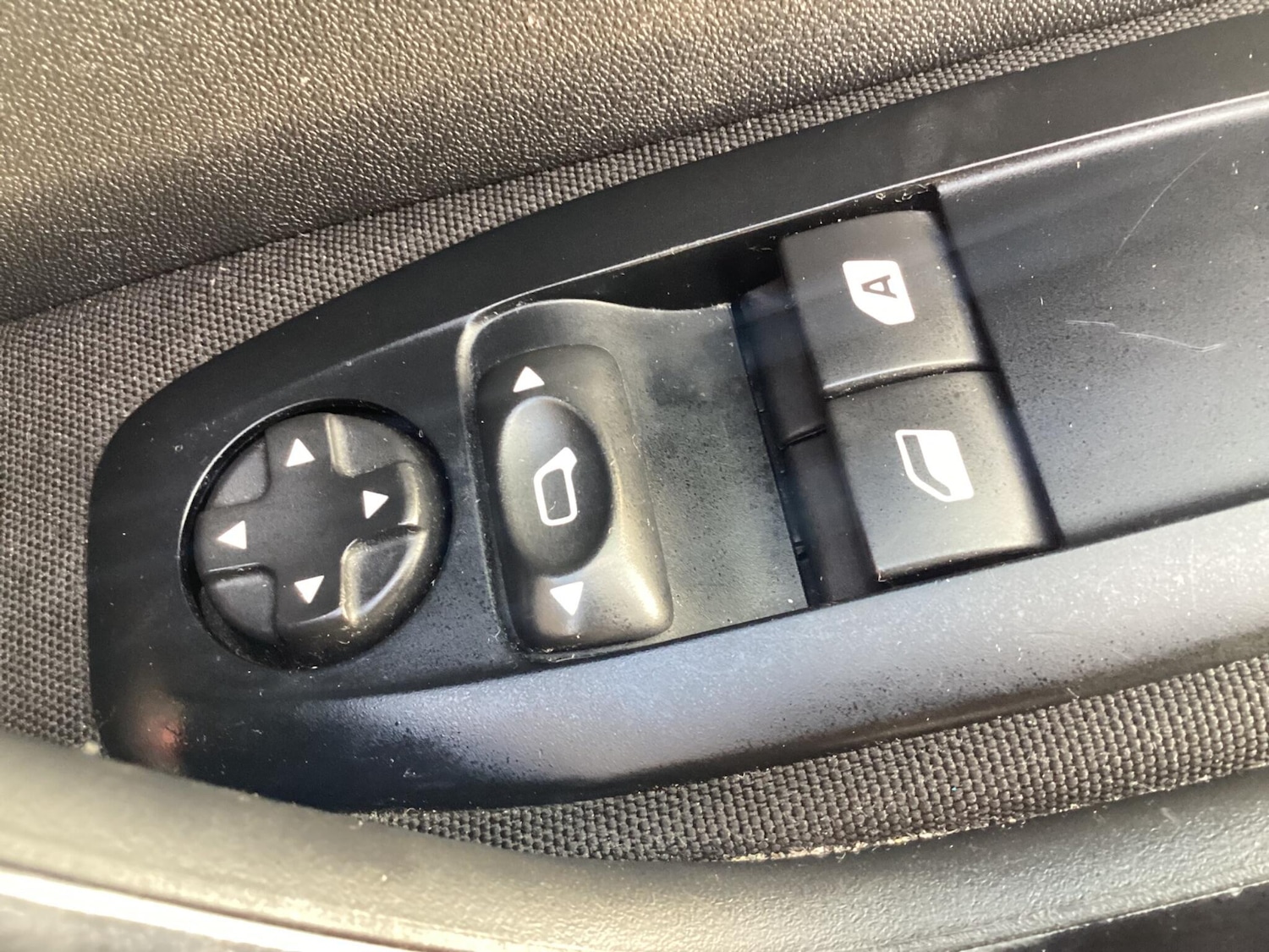 Used Peugeot 208 2015 for sale - 76850180: Photo 21