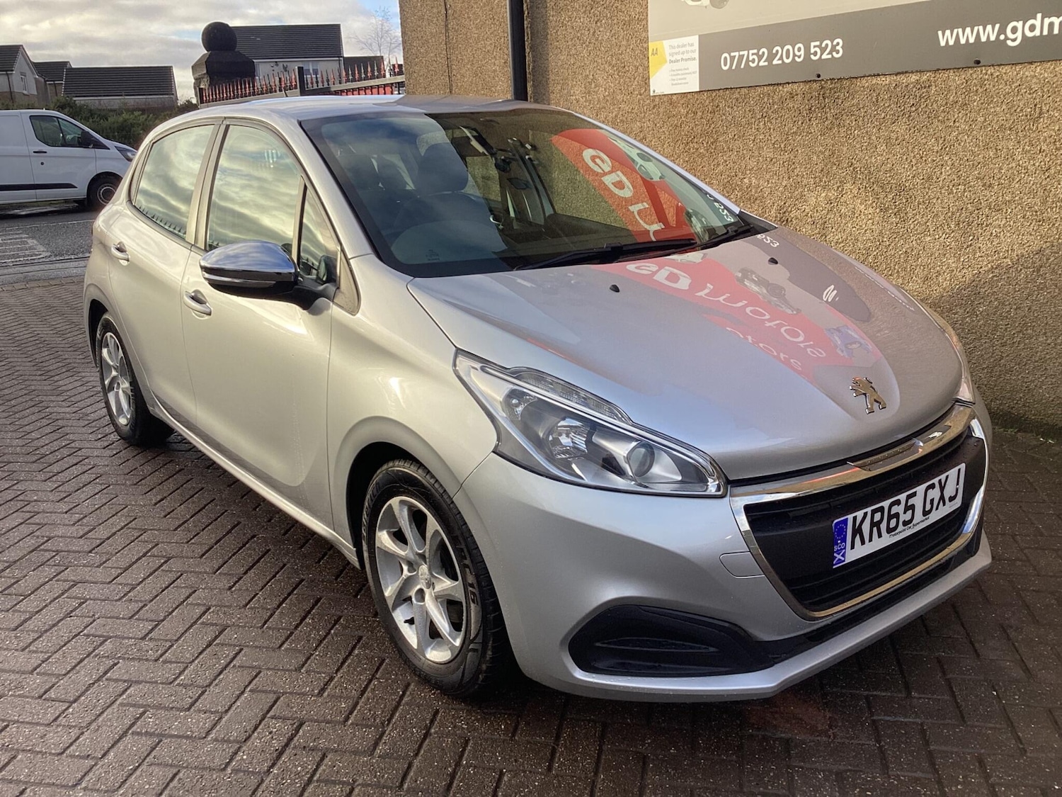 Used Peugeot 208 2015 for sale - 76850180: Photo 3