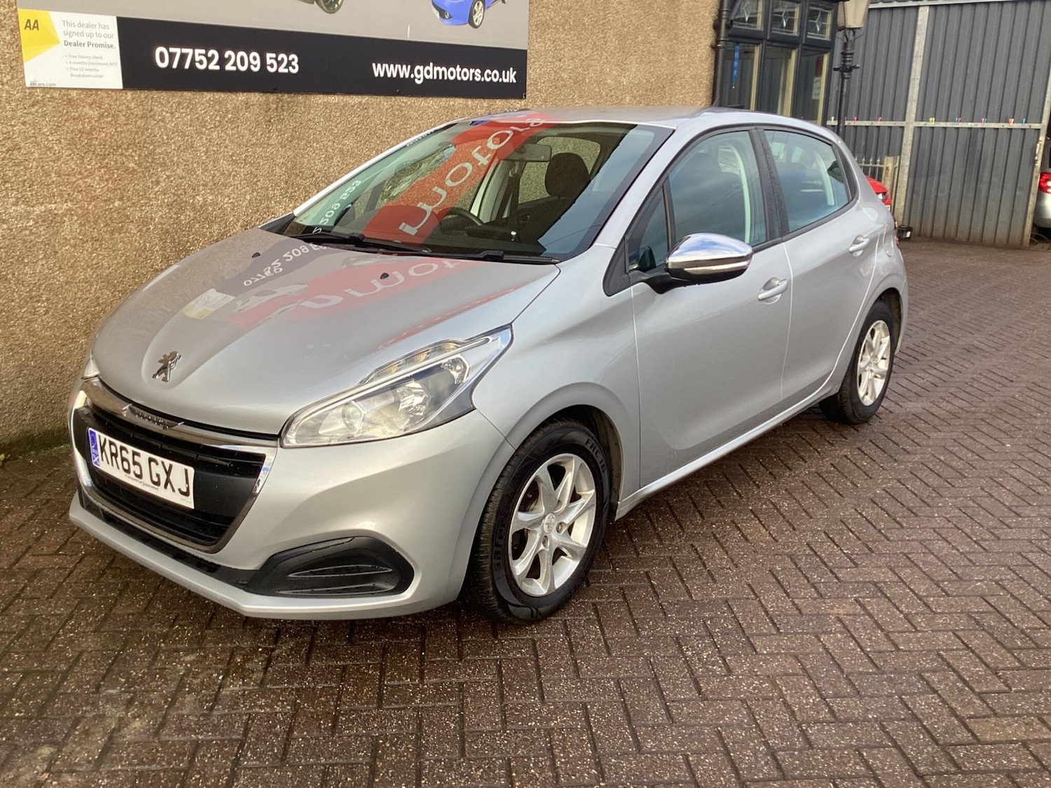 Used Peugeot 208 2015 for sale - 76850180: Photo 6