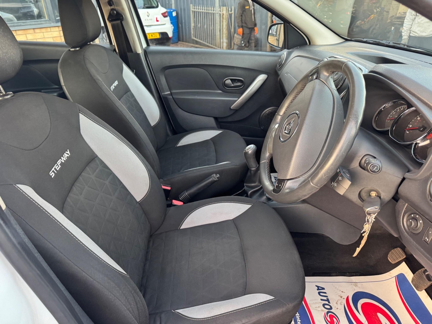 Used Dacia Sandero Stepway 2014 for sale - 76608131: Photo 14