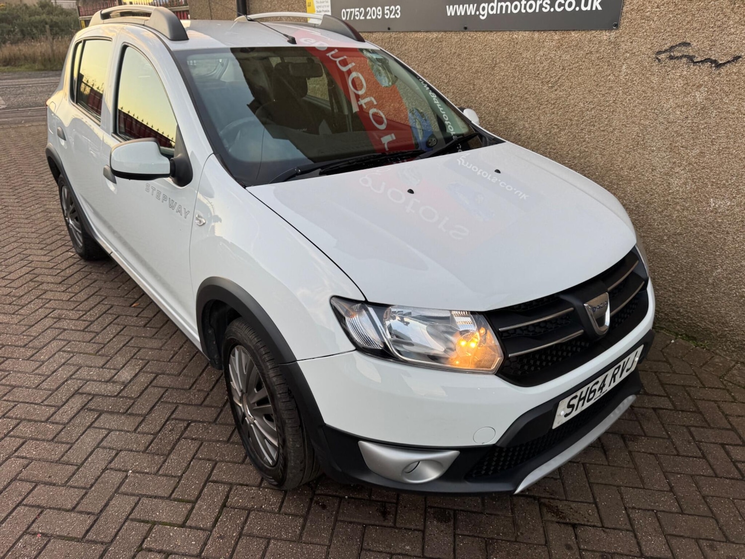 Used Dacia Sandero Stepway 2014 for sale - 76608131: Photo 2