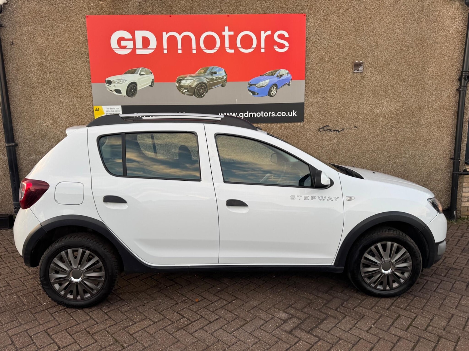 Used Dacia Sandero Stepway 2014 for sale - 76608131: Photo 3