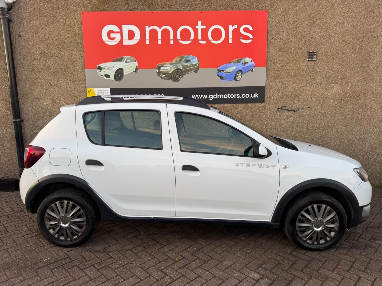 Used Dacia Sandero Stepway 2014 for sale - 76608131: Photo 5