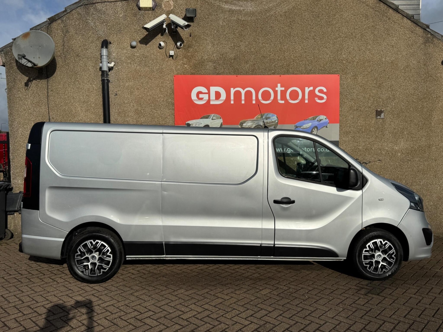Used Vauxhall Vivaro 2019 for sale - 76987695: Photo 2