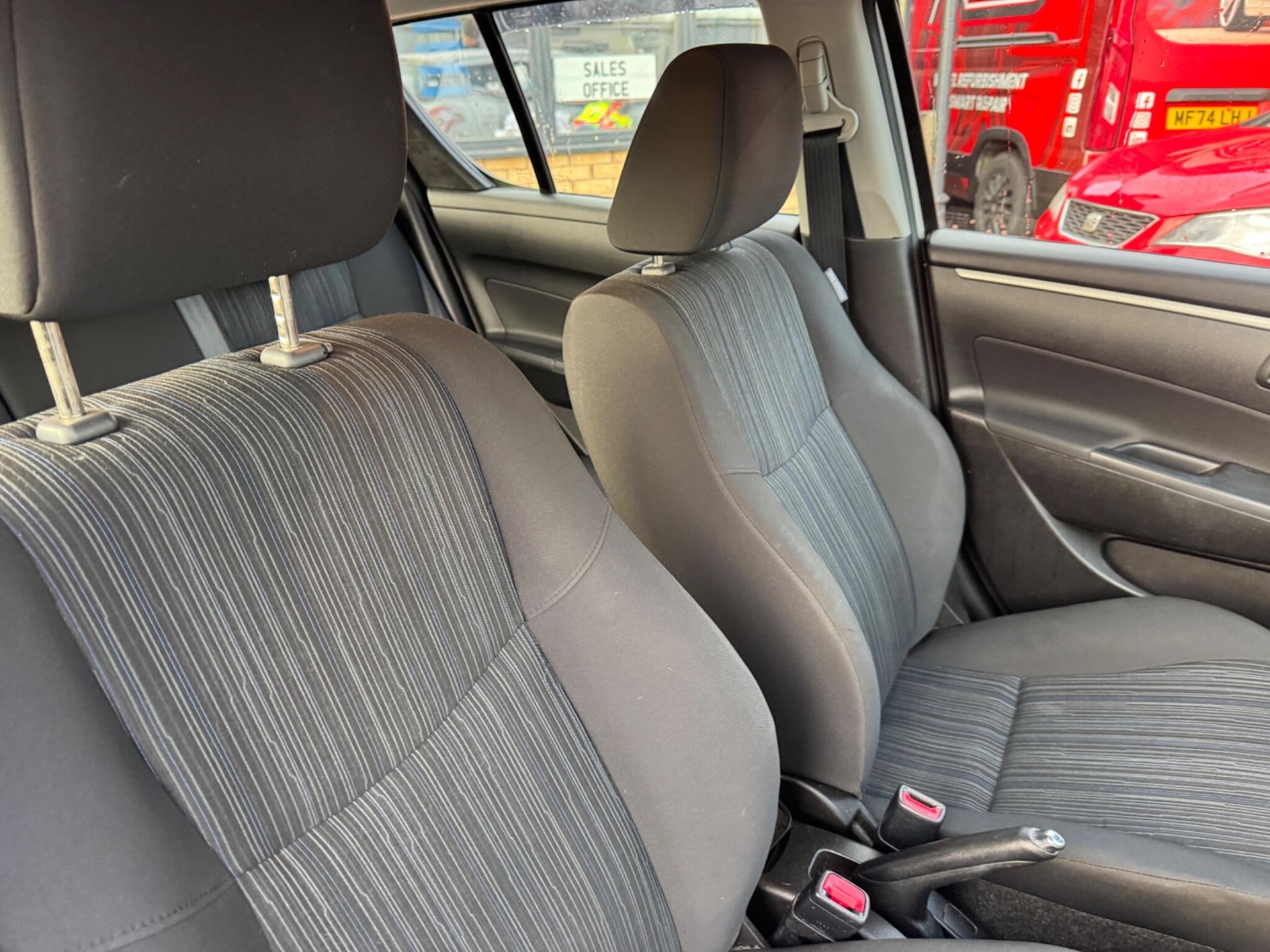 Used Suzuki Swift 2015 for sale - 77163219: Photo 17