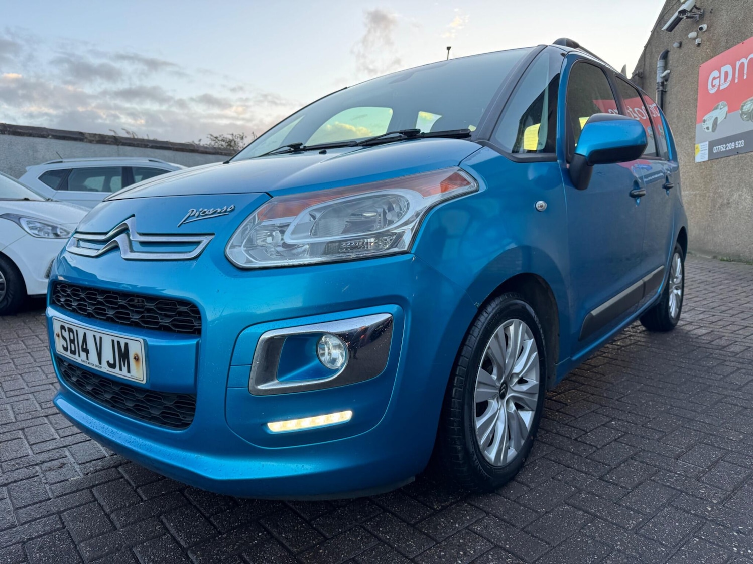 Used Citroen C3 Picasso 2014 for sale - 76991610: Photo 9