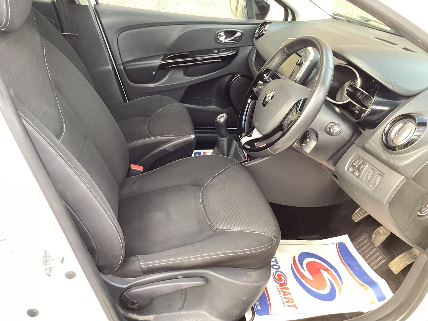 Used Renault Clio 2013 for sale - 76227288: Photo 11