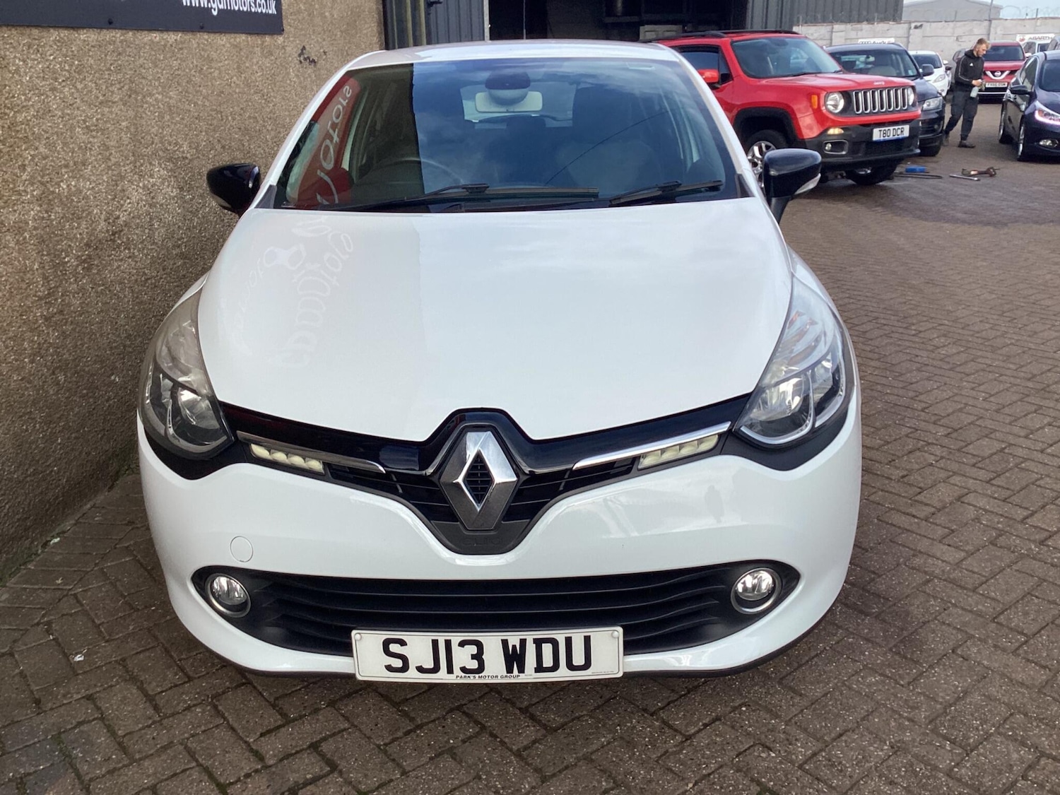 Used Renault Clio 2013 for sale - 76227288: Photo 2