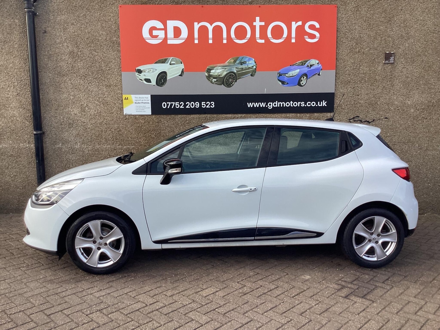 Used Renault Clio 2013 for sale - 76227288: Photo 3