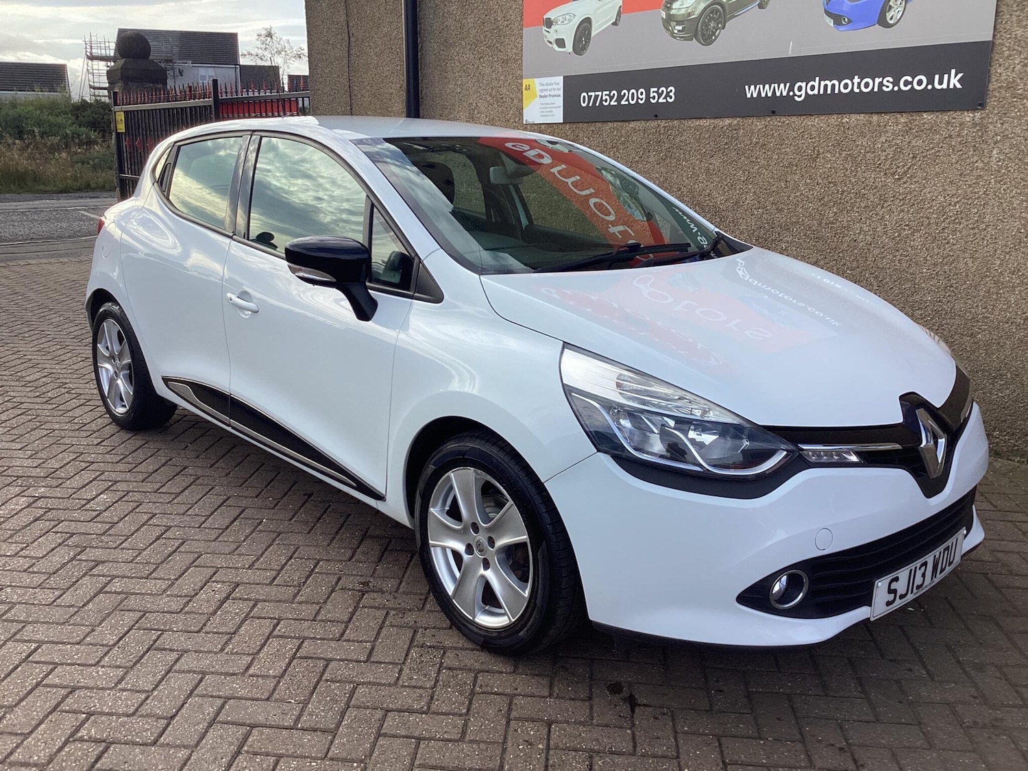 Used Renault Clio 2013 for sale - 76227288: Photo 8