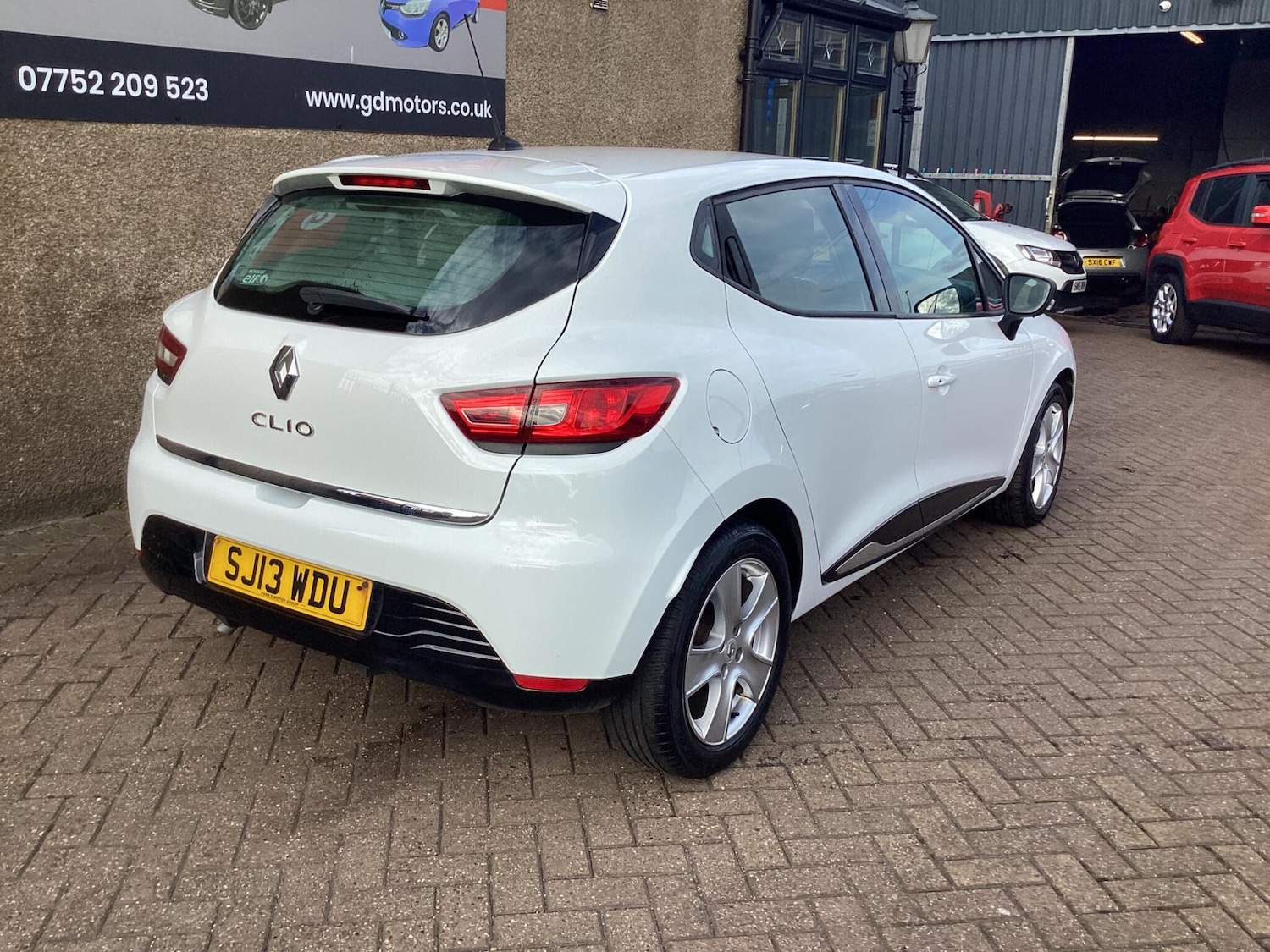 Used Renault Clio 2013 for sale - 76227288: Photo 9