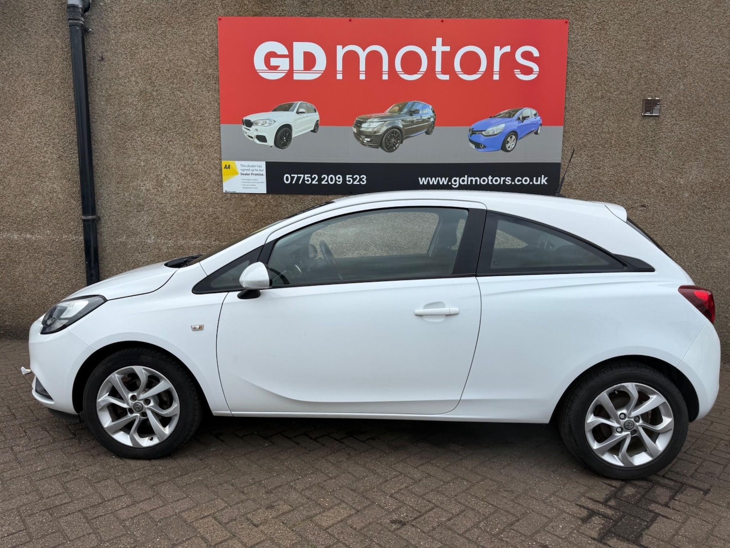 Used Vauxhall Corsa 2015 for sale - 76987987: Photo 11