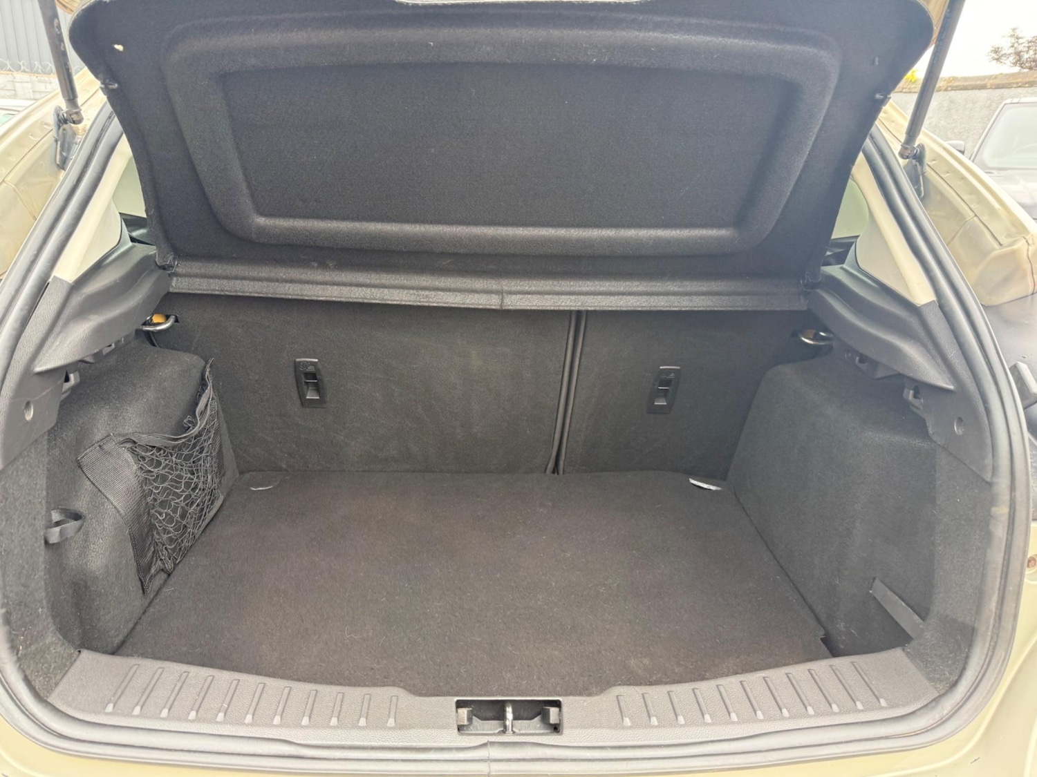 Used Vauxhall Corsa 2015 for sale - 76987987: Photo 12