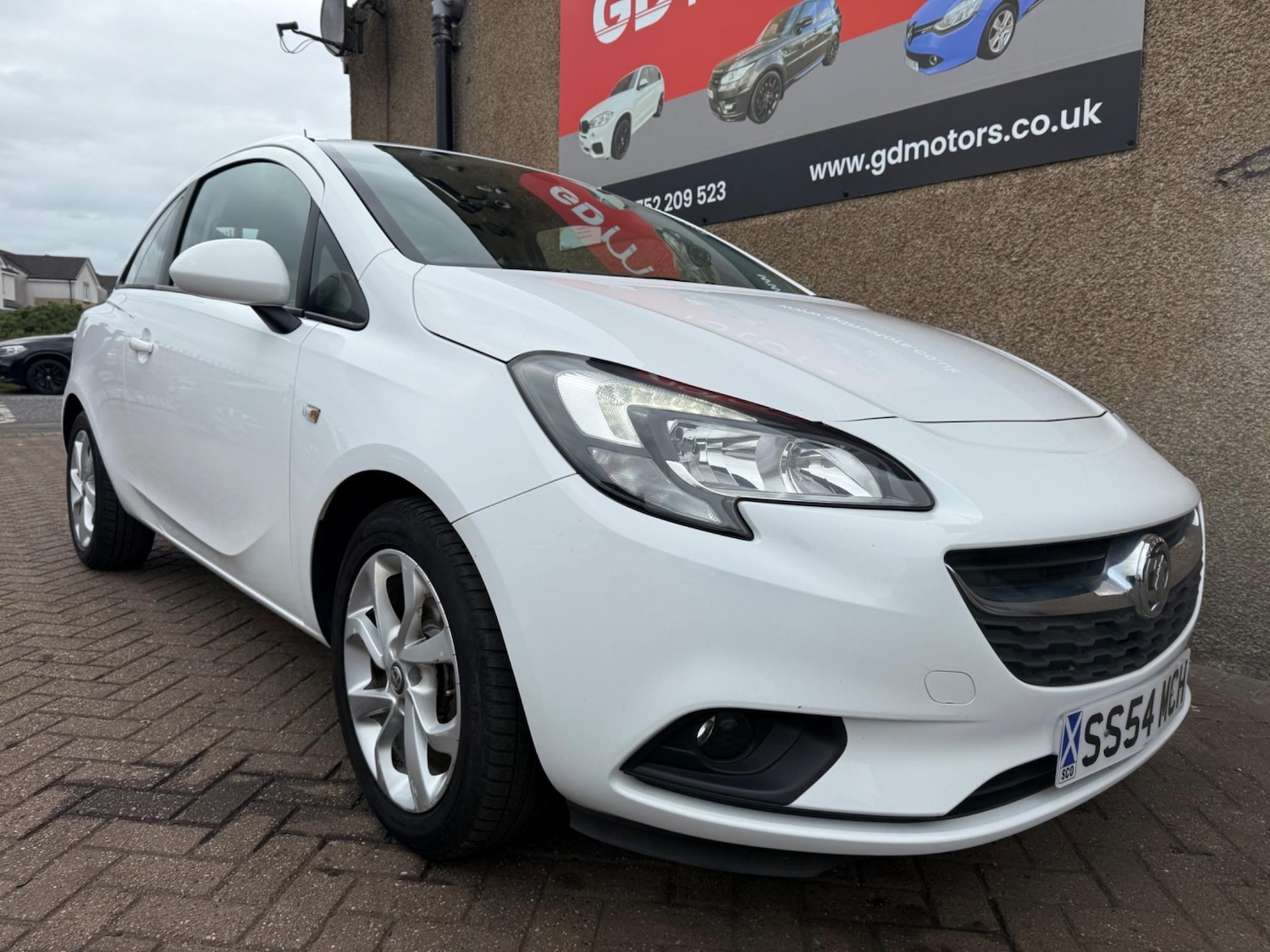 Used Vauxhall Corsa 2015 for sale - 76987987: Photo 4