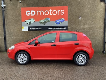 Used Fiat Punto 2016 for sale - 76432763: Photo