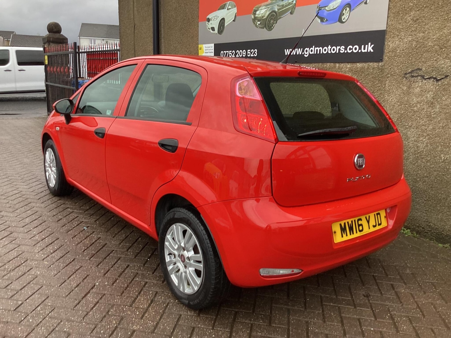 Used Fiat Punto 2016 for sale - 76432763: Photo 4