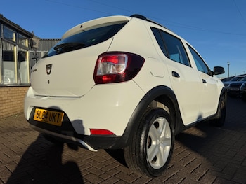 Used Dacia Sandero Stepway 2014 for sale - 76607538: Photo