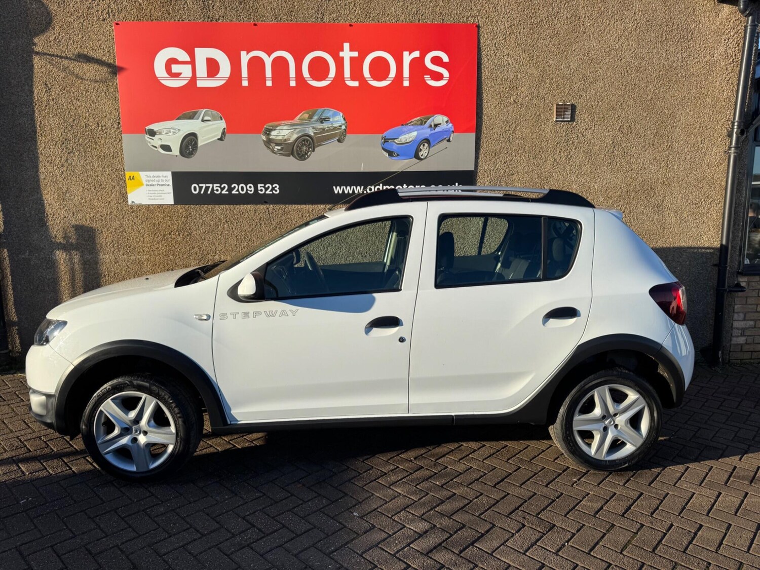 Used Dacia Sandero Stepway 2014 for sale - 76607538: Photo 6