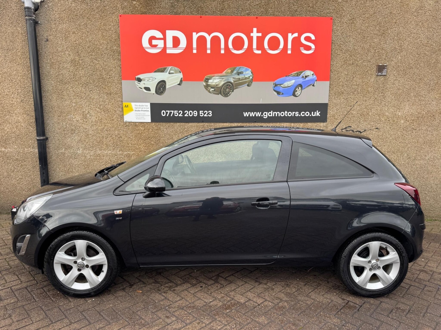 Used Vauxhall Corsa 2015 for sale - 76658845: Photo 3