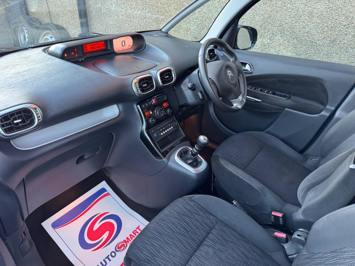 Used Citroen C3 Picasso 2014 for sale - 76398292: Photo 18