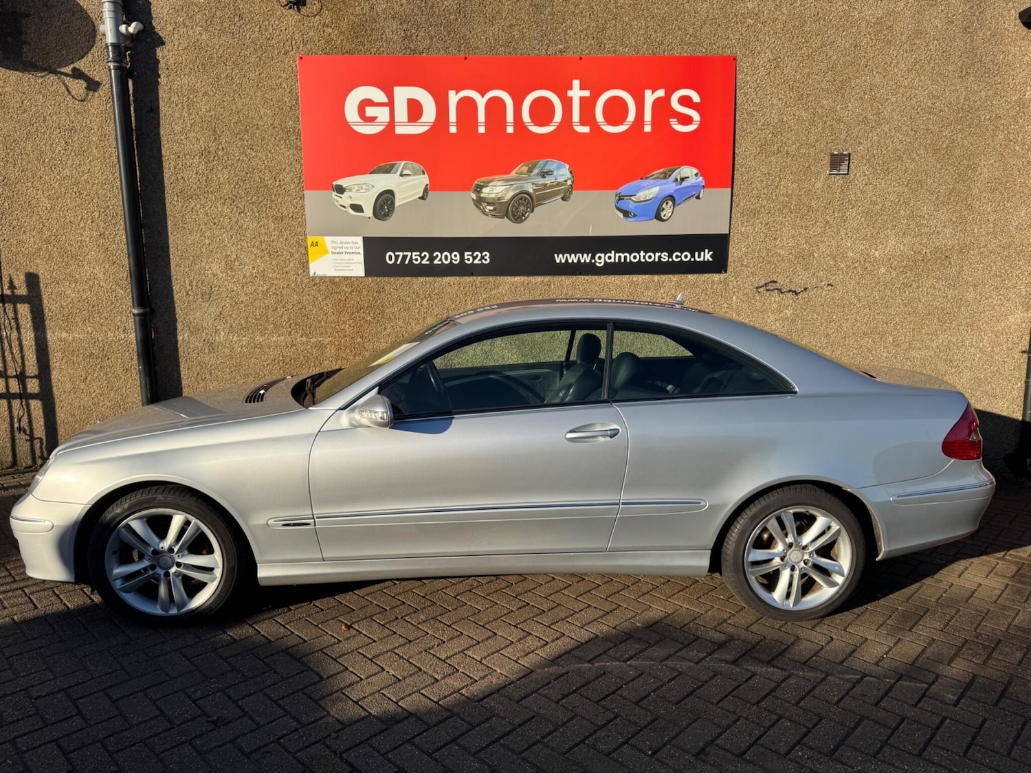 Used Mercedes-Benz CLK 2009 for sale - 76993741: Photo 2