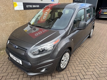 Used Ford Grand Tourneo Connect 2017 for sale - 77925629: Photo