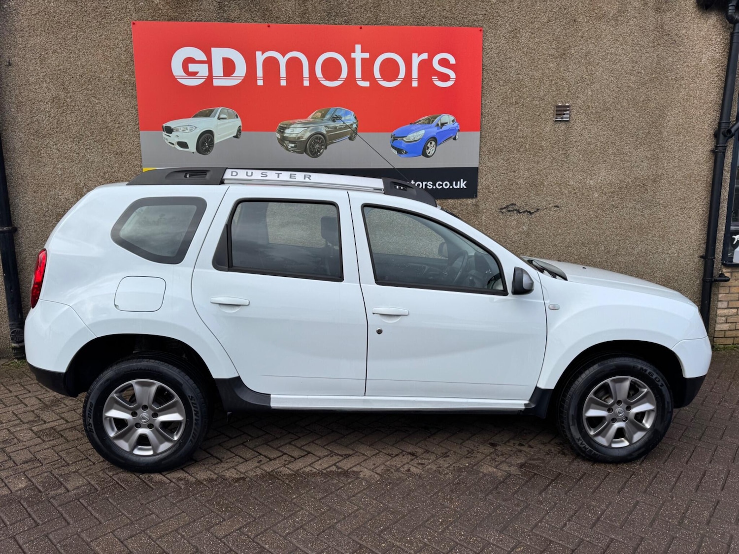 Used Dacia Duster 2015 for sale - 77456264: Photo 2