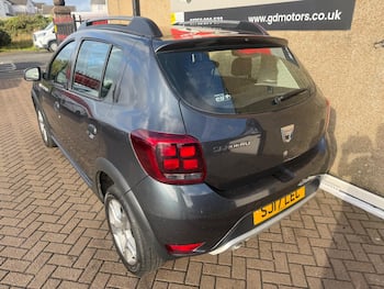 Used Dacia Sandero Stepway 2017 for sale - 79859813: Photo