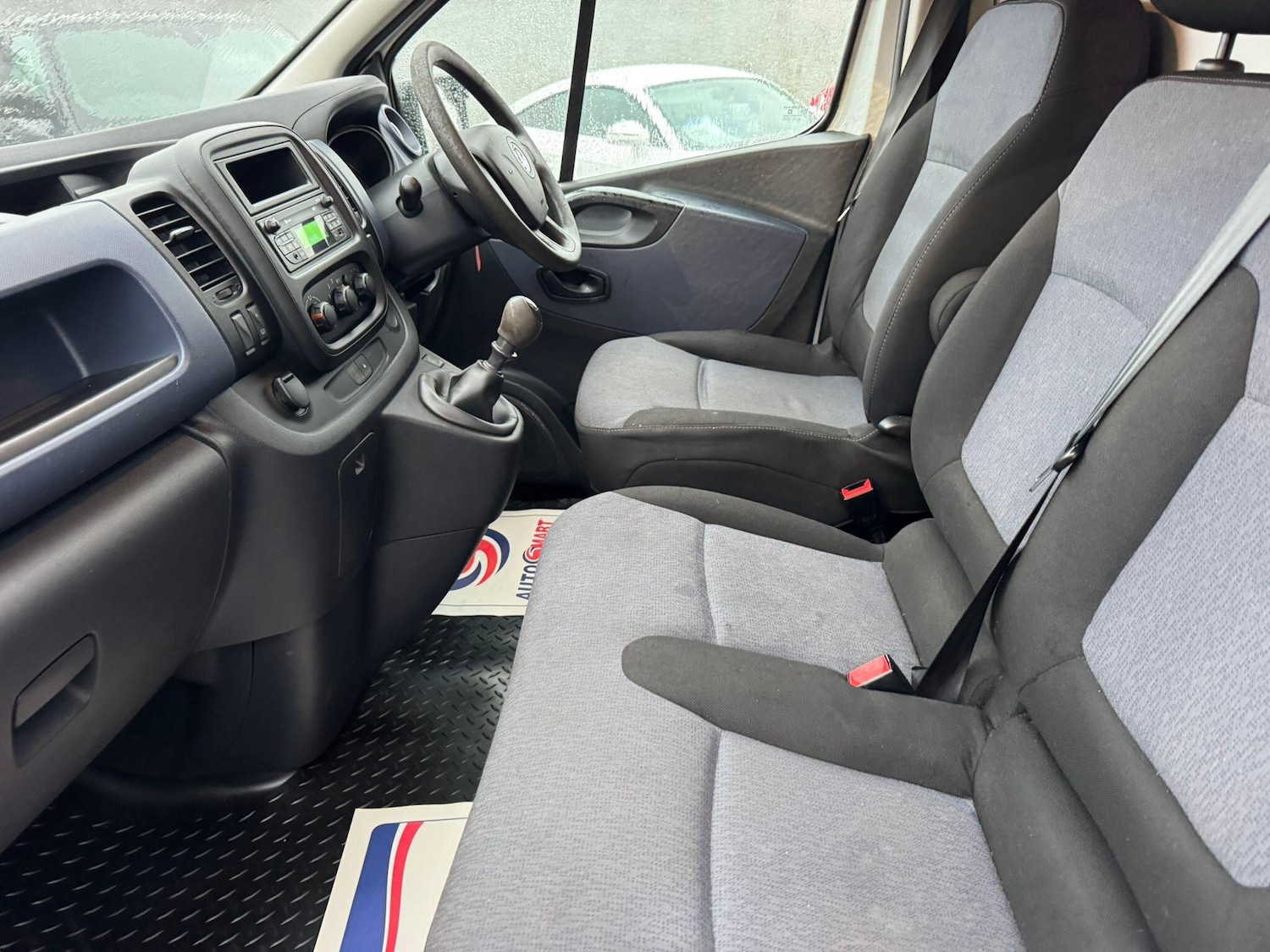Used Vauxhall Vivaro 2015 for sale - 76572775: Photo 13