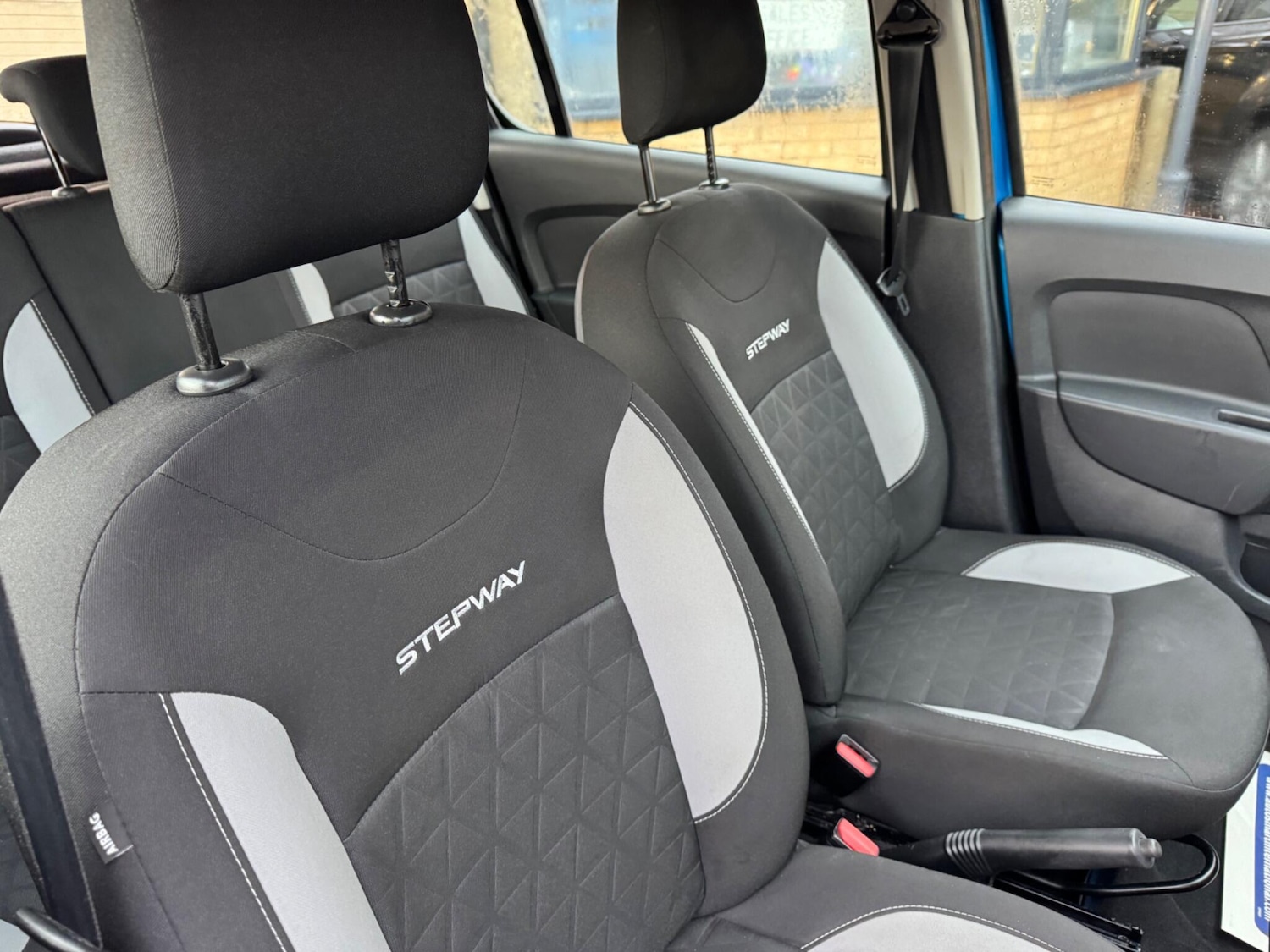 Used Dacia Sandero Stepway 2014 for sale - 77230237: Photo 17