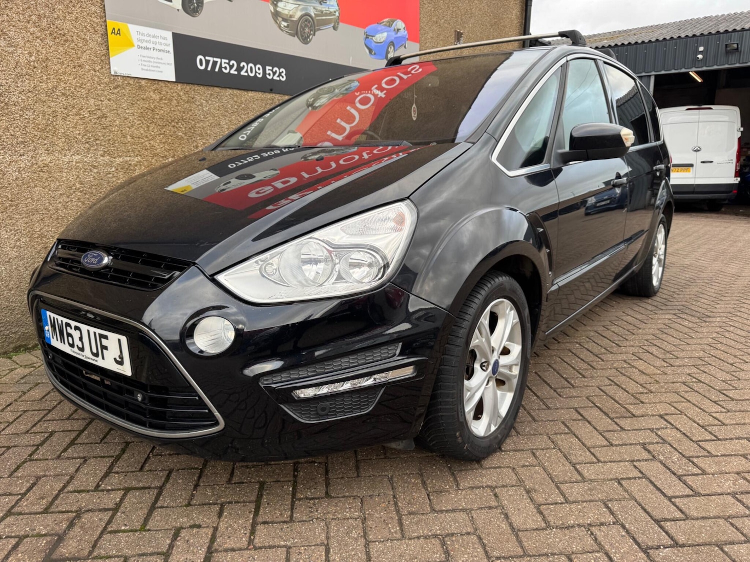 Used Ford S-Max 2013 for sale - 76912976: Photo 12